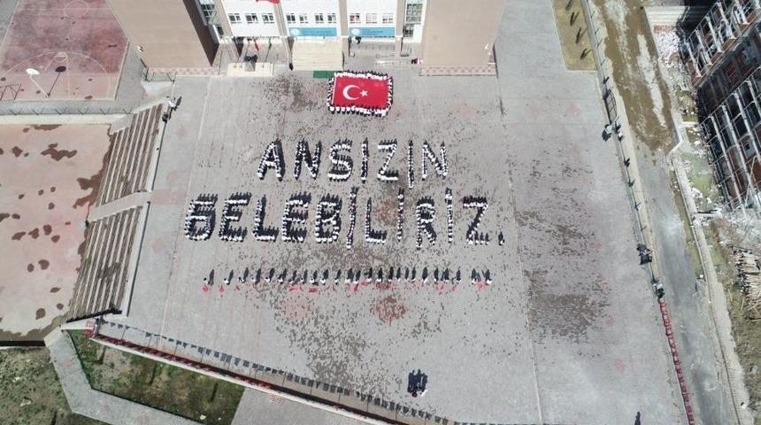 &Ouml;ğrencilerden &ldquo;ansızın Gelebiliriz&rdquo; G&ouml;sterisi