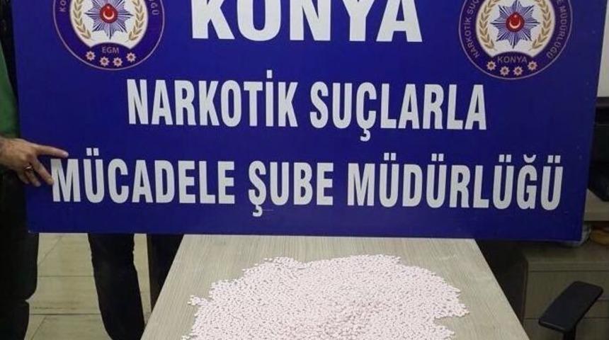 Konya&rsquo;da Apartmana Yapılan Baskında 5 Bin Ecstasy Hap Ele Ge&ccedil;irildi