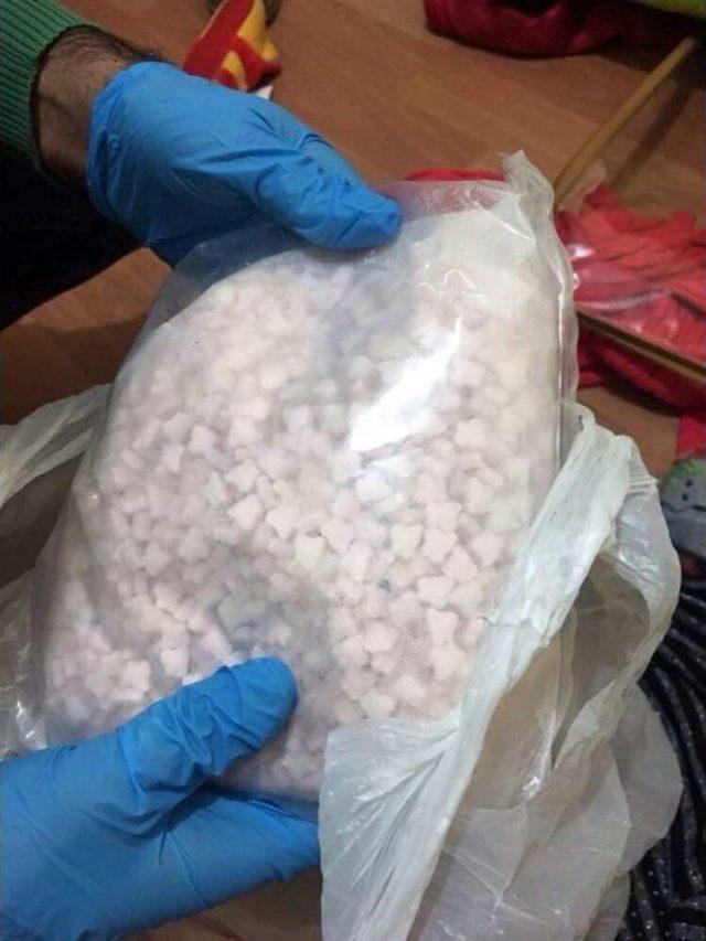 Konya’da Apartmana Yapılan Baskında 5 Bin Ecstasy Hap Ele Geçirildi