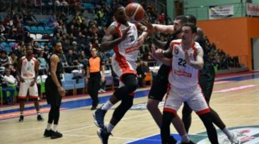 Mb Uşak&rsquo;ta İki Oyuncu İle Yollar Ayrıldı