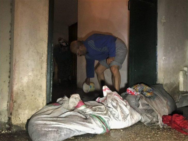 (özel Haber) Yağmur Yağdı, Evleri Su Bastı G1