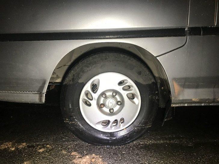 (özel Haber) Yağmur Yağdı, Evleri Su Bastı G4