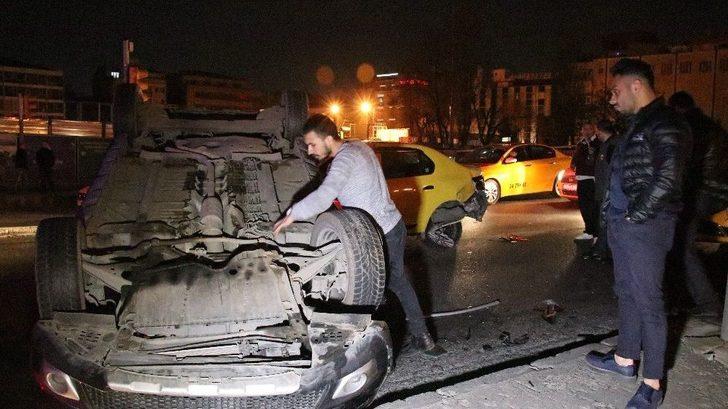 Araç Sürücüsü Takla Attığı Araçtan Burnu Bile Kanamadan Çıktı G4