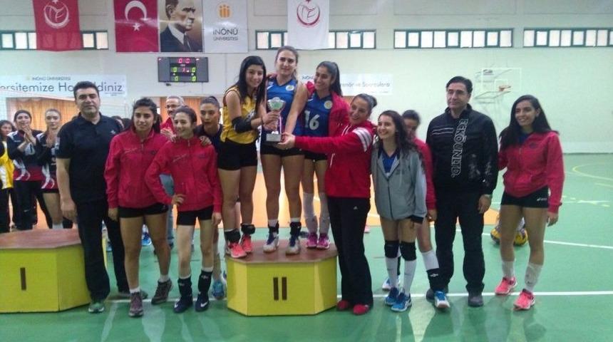 D&uuml; Bayan Voleybol Takımı 1. Lig&rsquo;de