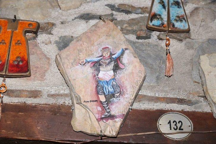 Milyon Yıllık Taşlar Onun Elinde Yeniden Hayat Buluyor G1