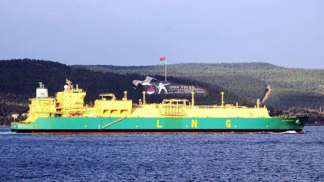 Doğalgaz Tankeri Çanakkale Boğazı’ndan Geçti