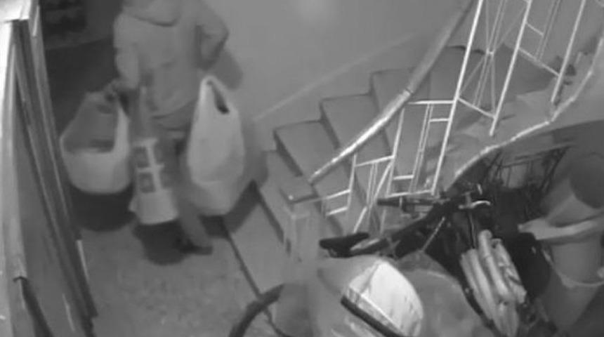 (&ouml;zel Haber) Zeytinburnu&rsquo;nda Bir Apartmana Giren Hırsız Binayı Soyup Soğana &Ccedil;evirdi