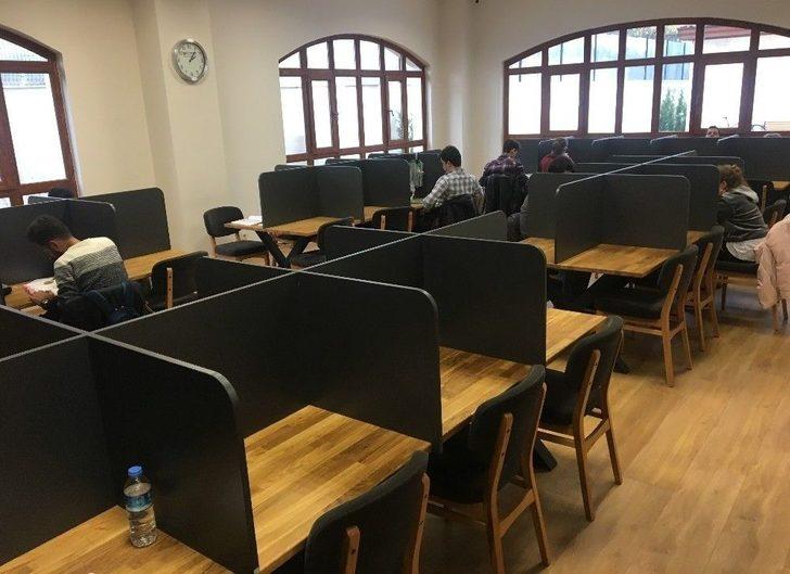 Seyyidnizam Kütüphanesi 24 Saat Vatandaşlara Hizmet Veriyor G1