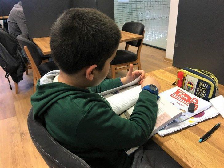 Seyyidnizam Kütüphanesi 24 Saat Vatandaşlara Hizmet Veriyor G2