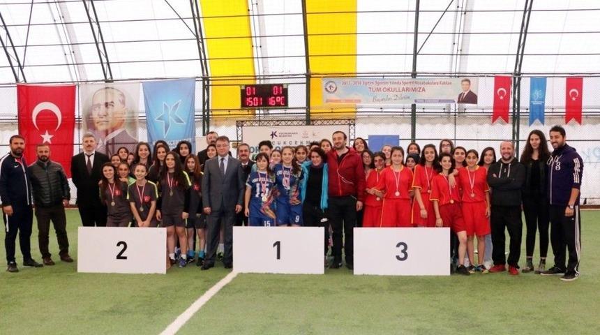 Okul Olimpiyatları Futbol Turnuvası Sona Erdi
