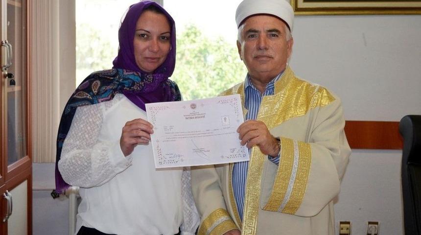 Avustralyalı Sonia, M&uuml;sl&uuml;man Oldu