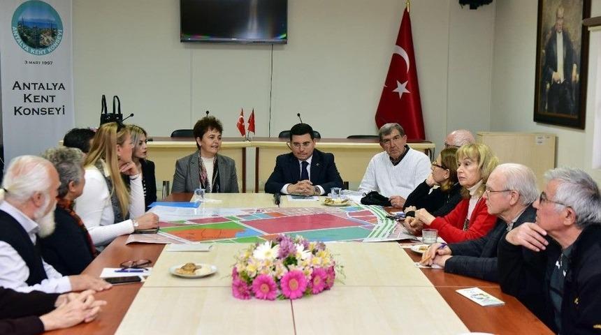 T&uuml;t&uuml;nc&uuml; Dokuma Fabrikası&rsquo;nı Anlattı