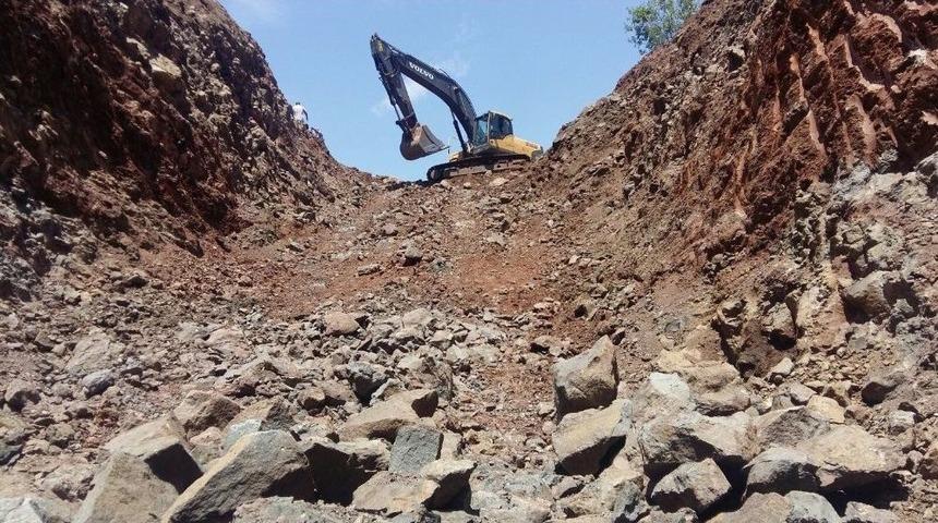 İş Makineleri İle Ka&ccedil;ak Kazı