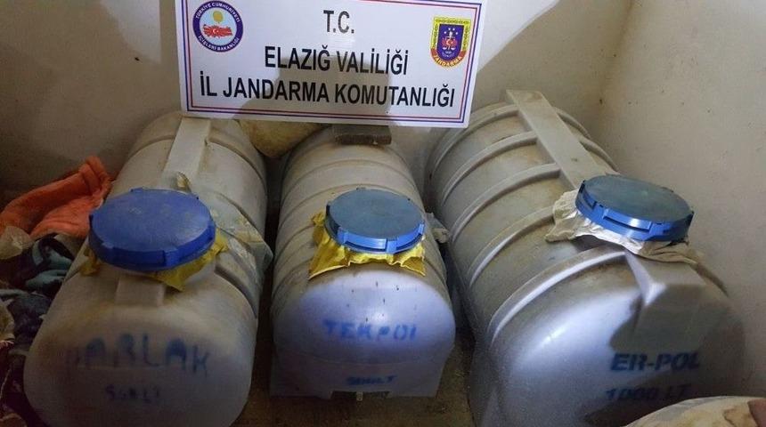Elazığ&rsquo;da 2 Bin 270 Litre Ka&ccedil;ak &Uuml;retilen İ&ccedil;ki Ele Ge&ccedil;irildi