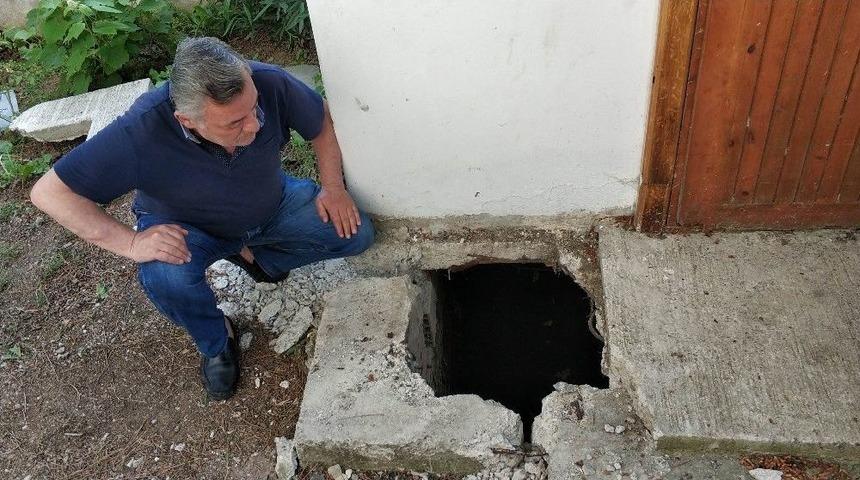 Kayıp Şahıs Yazlık Evinin Bah&ccedil;esindeki Fosseptik &Ccedil;ukurunda &Ouml;l&uuml; Bulundu