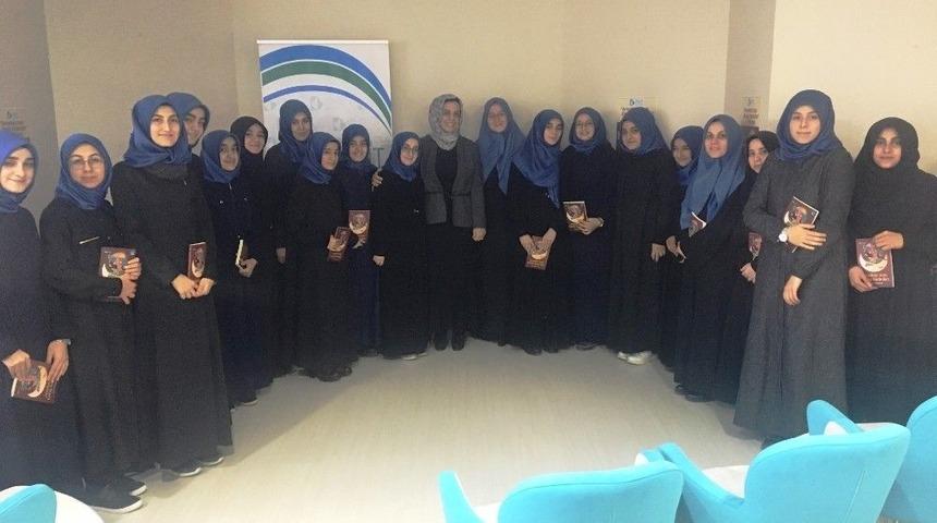 Kadınlar İzmit Belediyesi&rsquo;nce Bilgilendirildi