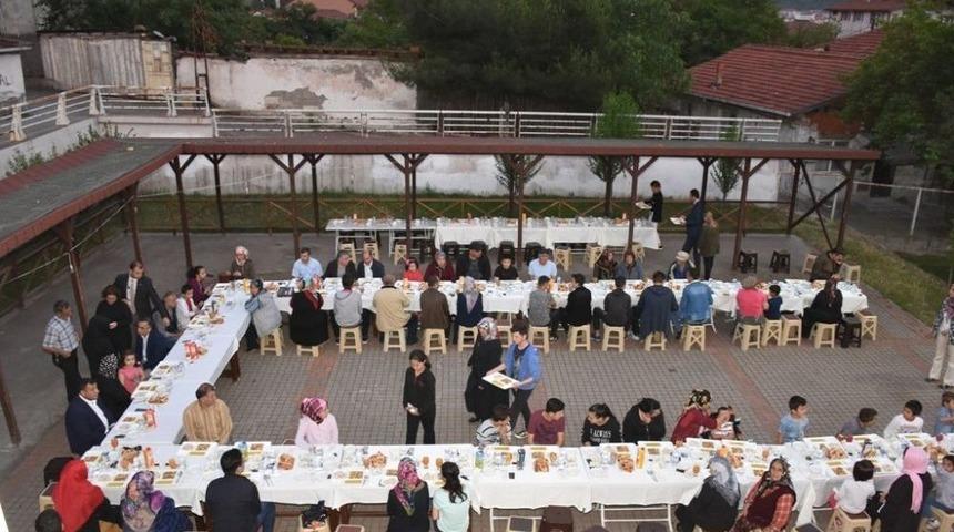 Mahalle İftarları Devam Ediyor