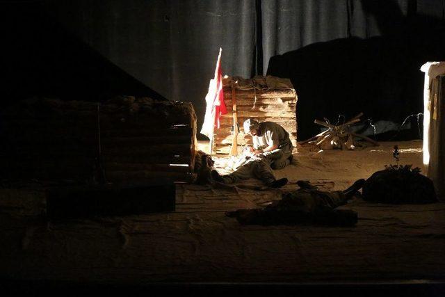&ldquo;&ccedil;anakkale Mahşeri, Kardeşlik Destanı" Sahnelendi 1