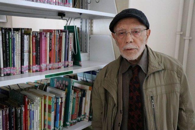 (&ouml;zel) Mustafa Dedenin &lsquo;k&uuml;t&uuml;phane&rsquo; Aşkı Gen&ccedil;lere &Ouml;rnek Oluyor 2