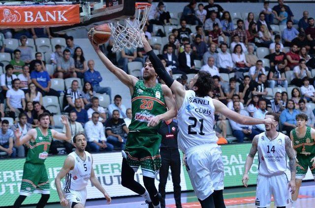 Tahincioğlu Basketbol Süper Ligi Play-off: Beşiktaş Sompo Japan: 77 - Banvit: 79