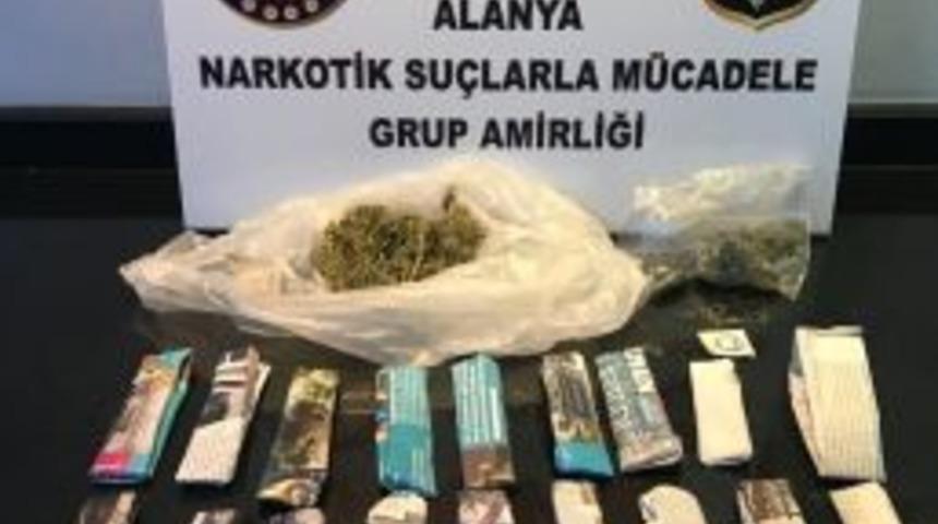 Alanya&rsquo;da Uyuşturucu Operasyonu: 3 G&ouml;zaltı