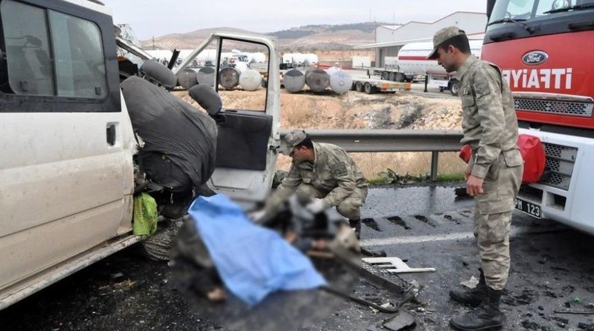 Gaziantep’te Katliam Gibi Kazada Hüzünlendiren Görüntü