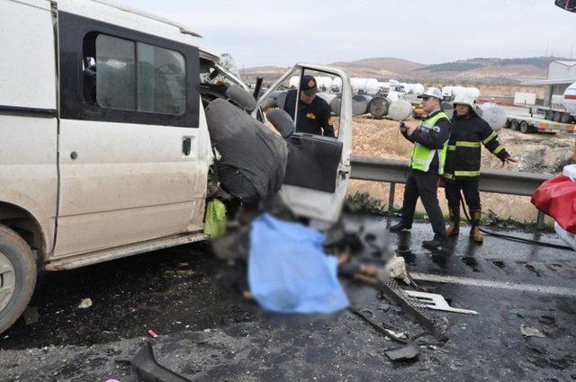 Gaziantep’te Katliam Gibi Kazada Hüzünlendiren Görüntü