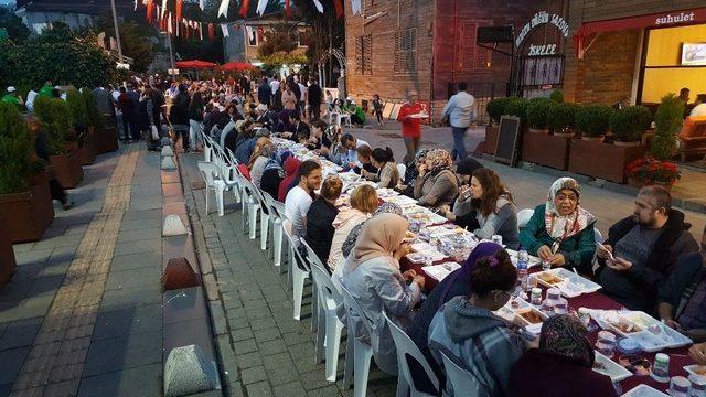 Paşabahçe Meydan’da 5 Bin Beykozlu İftar Yaptı