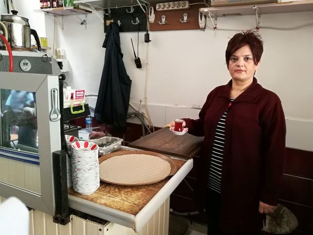 15 Yıllık Kadın &Ccedil;aycı Kahveciler Odası Başkanlığına Aday