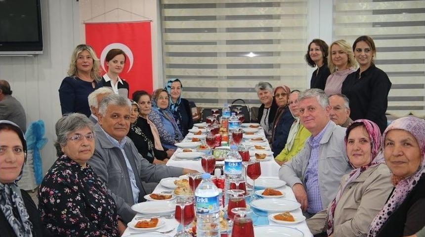 Tekirdağ&rsquo;da Polis Eşlerinden İftar Yemeği
