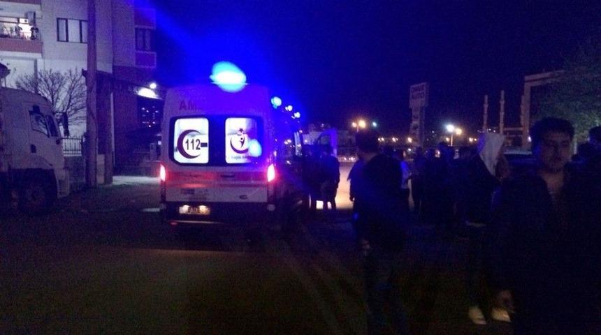 Diyarbakır&rsquo;da İki Kişi Arasında Bı&ccedil;aklı Kavga: 1 Yaralı