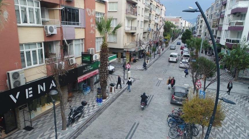 Tahir &Uuml;n Caddesinde Aydınlatma &Ccedil;alışması