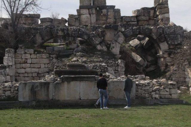 Aizonai Antik Kenti’nde Yürek Burkan Görüntü