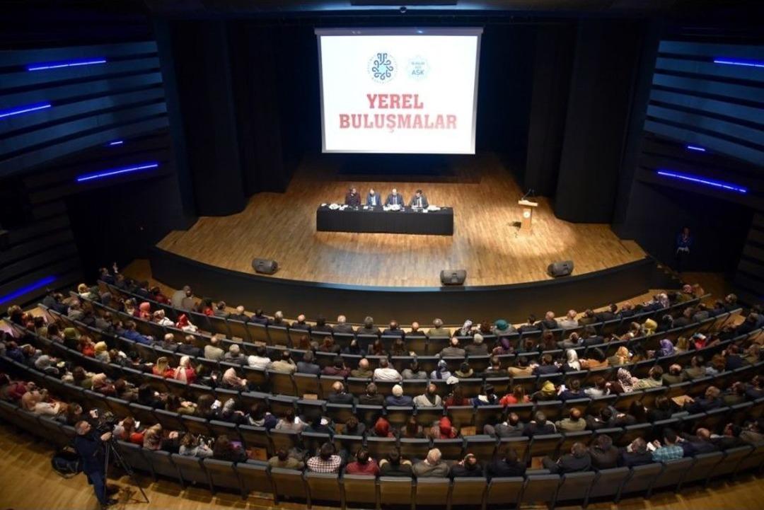 Sel&ccedil;uklu&rsquo;da "yerel Buluşmalar"ın İlki Eğitimcilerle Yapıldı
