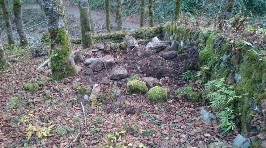 Rize&rsquo;de 200 Yıllık Mezar Defineciler Tarafından Tahrip Edildi