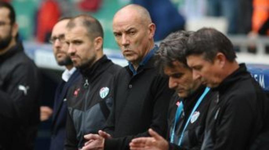 Le Guen Eleştiri Oklarının Hedefinde