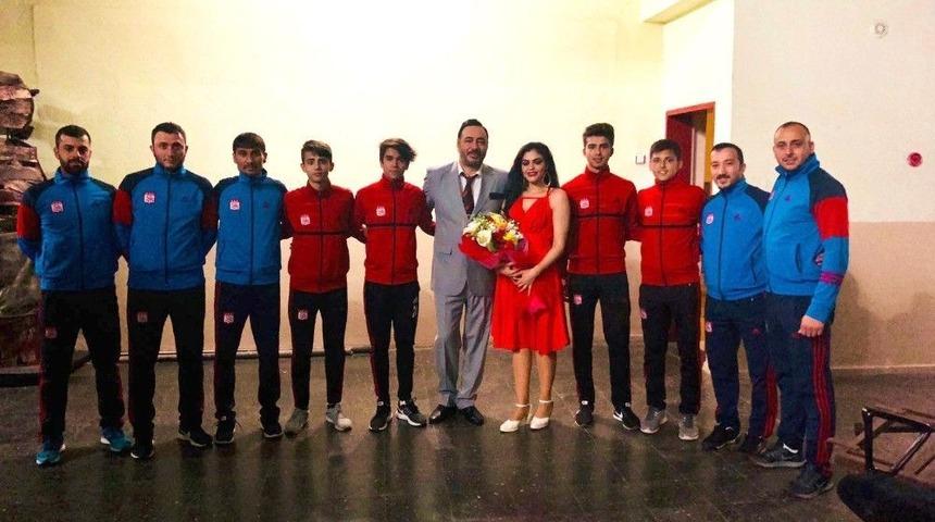 Sivasspor, D&uuml;nya Tiyatro G&uuml;n&uuml;&rsquo;n&uuml; Kutladı