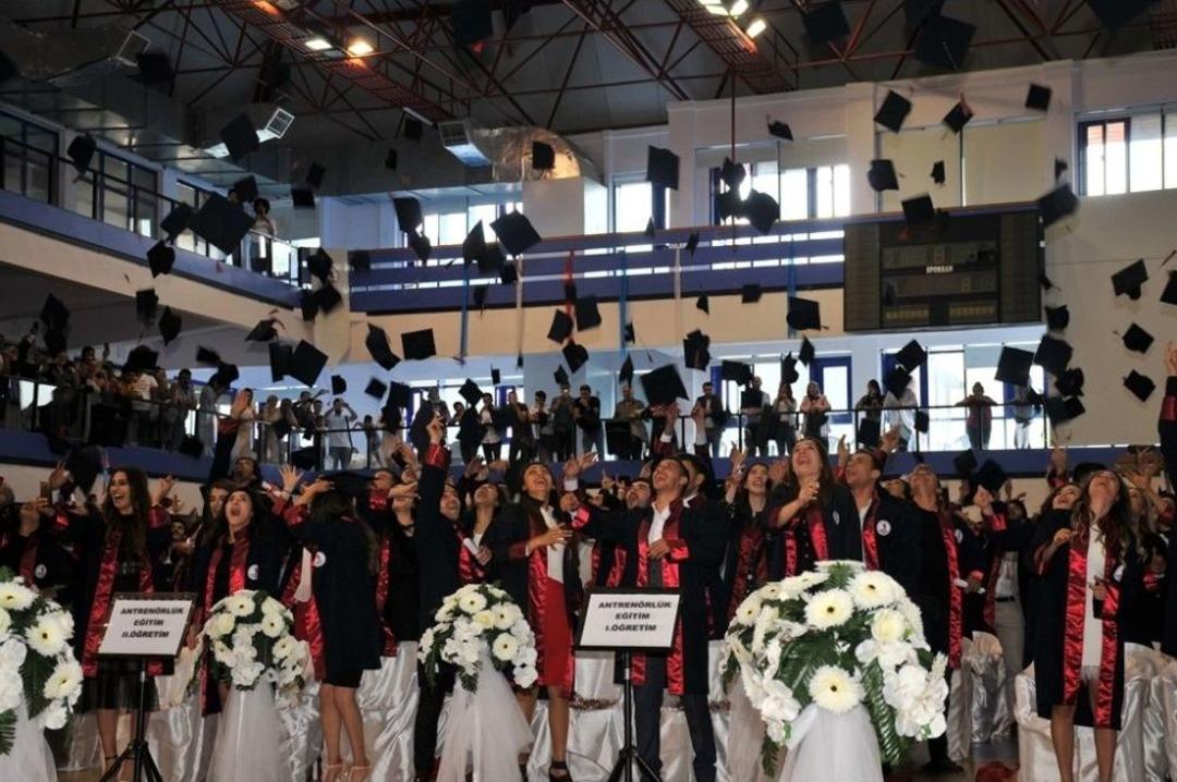 2018&rsquo;in İlk Mezunları Yaşar Doğu Spor Bilimleri Fak&uuml;ltesinden