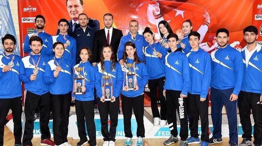 İzmirli Tekvandocular Fırtına Gibi Esti