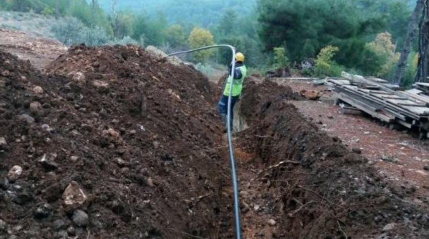 Muratlar Mahalesinin İ&ccedil;me Suyu Hatlarını Yeniledi