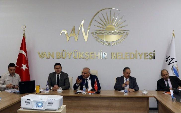 Vali Zorluoğlu’nun Kent Meydanı Görüşmeleri Sürüyor G5