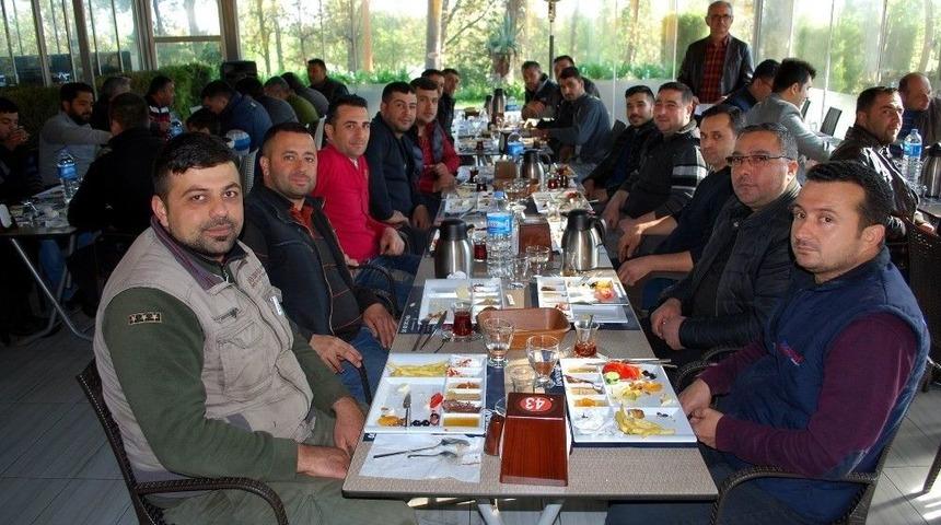 Salihli’de Usta Ve Çıraklar Kahvaltıda Buluştu
