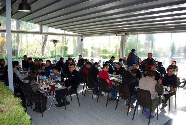 Salihli’de Usta Ve Çıraklar Kahvaltıda Buluştu