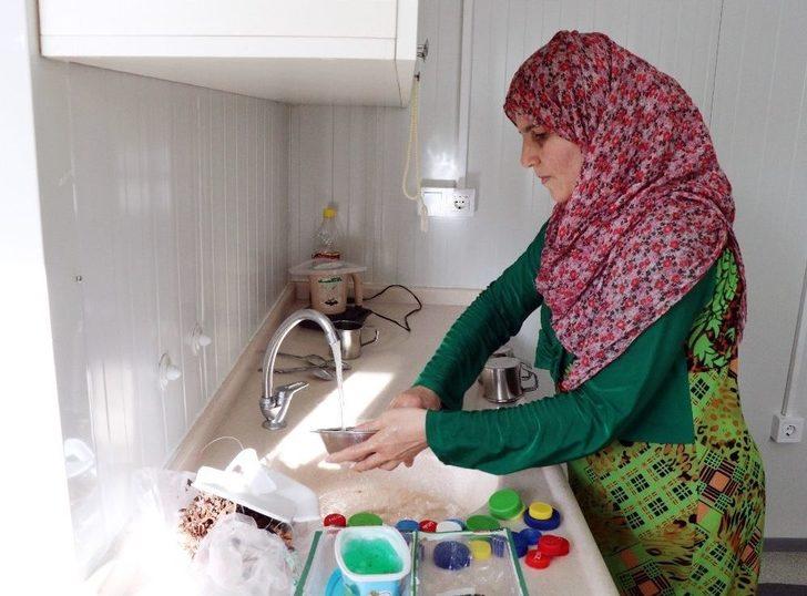 Semira Şiko Ve Çocuklarına Konterner Kentte Sıcak Yuva G5