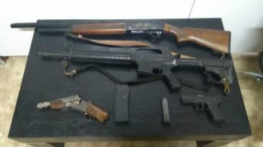 Jandarma Uygulamada Silah Ele Ge&ccedil;irdi