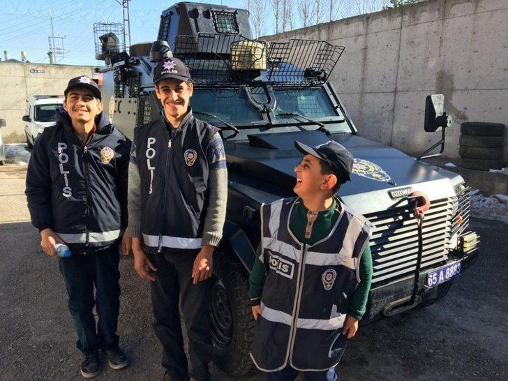 Özel Çocuklar Polis Olup Telsizle Anons Yaptılar G5