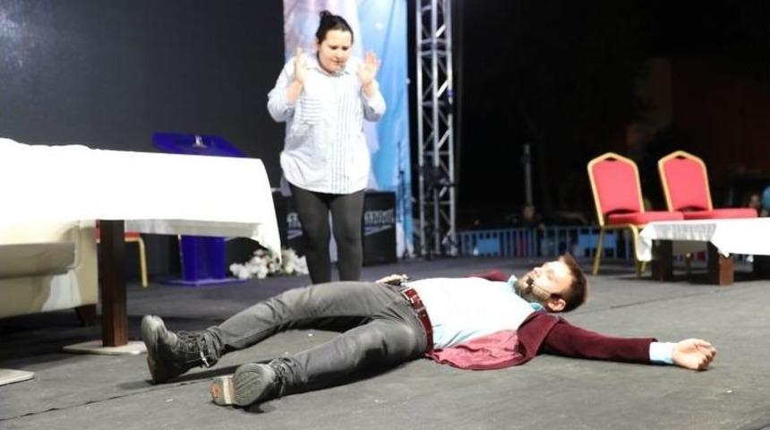 Fatsa&rsquo;da &lsquo;bana Sevgilim Deme&rsquo; Sergilendi