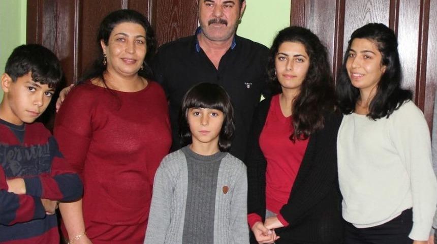 Ka&ccedil;ırılan &Uuml;niversitesi Zelal Ailesiyle Buluştu