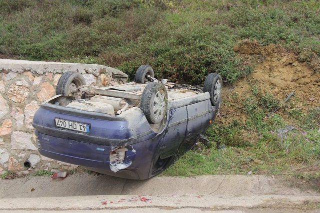 Kocaeli’de Otomobil Takla Attı: 2 Yaralı