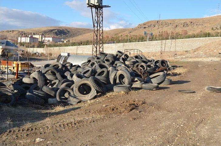 Atık Lastikleri Geri Dönüşüm İçin Toplanıyor G4